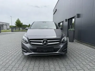 Gebraucht Mercedes B200 Urban 136 PS (100 kW) 2017 Grau Kleinwagen