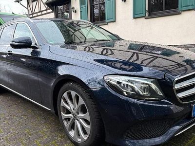 Gebraucht Mercedes E220 194 PS (142 kW) 2017 Blau Kombi
