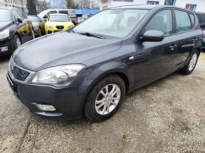 Grau Gebraucht 2010 Kia Ceed Kleinwagen | 3.500 € (Guter Preis)