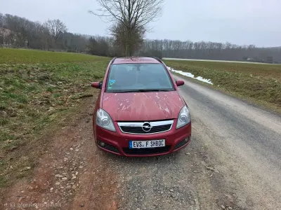 Gebraucht Opel Zafira Edition 150 PS (110 kW) 2005 Rot Van / Kleinbus
