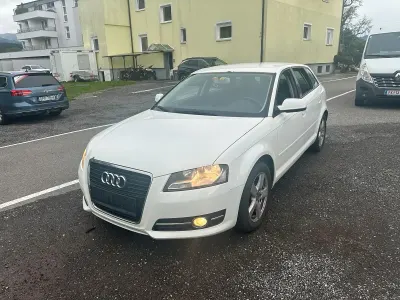 Gebraucht Audi A3 105 PS (77 kW) 2012 Weiß Kleinwagen