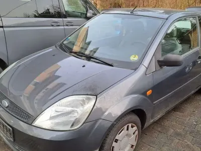 Gebraucht Ford Fiesta Ambiente 68 PS (50 kW) 2002 Spacegreymetallik Kleinwagen