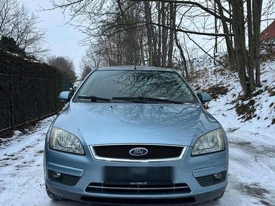 Blau Gebraucht 2007 Ford Focus Kleinwagen | 1.990 €