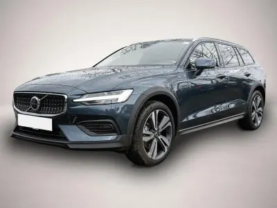Gebraucht Volvo V60 CC Plus 197 PS (144 kW) 2024 Manufacturer Kombi
