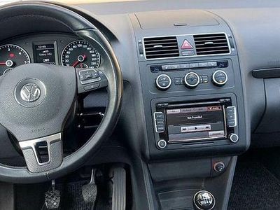 Gebraucht VW Touran 140 PS (102 kW) 2014 Schwarz Van / Kleinbus
