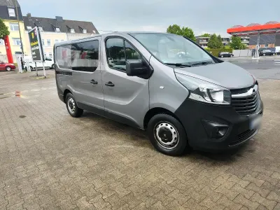 Usata Opel Vivaro 145 CV (106 kW) 2016 Grigio Monovolume