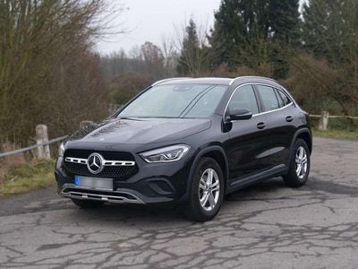 Gebraucht Mercedes GLA200 Progressive 163 PS (119 kW) 2022 Schwarz SUV