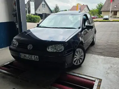 Brugt VW Golf III Highline 125 HK (91 kW) 1998 Blå Sedan