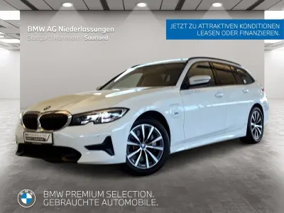 Gebraucht BMW 330e Sport Line 292 PS (214 kW) 2022 Weiß Kombi