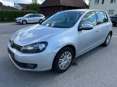 Gebraucht VW Golf VII Trendline 105 PS (77 kW) 2012 Silber Limousine