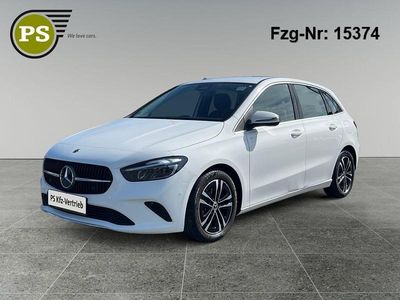 Używany Mercedes B200 177 KM (130 kW) 2023 Biały Minivan