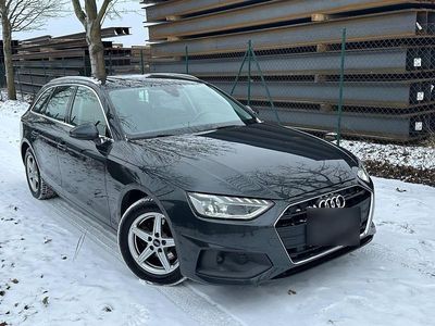 Grau Gebraucht 2021 Audi A4 Sport Kombi | 15.700 € (Guter Preis)