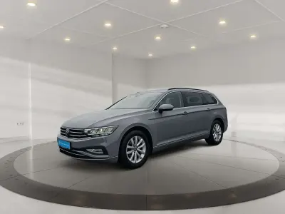 Gebraucht VW Passat Business 150 PS (110 kW) 2023 Mondsteingrau Kombi
