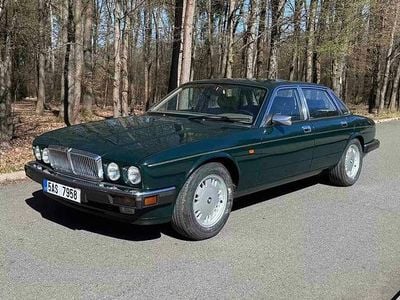 Second-hand Jaguar XJ40 Sovereign 226 CP (166 kW) 1994 Verde Berlinǎ