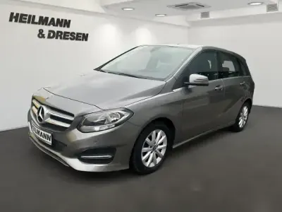 Gebraucht Mercedes B180 Style 122 PS (89 kW) 2017 Grau Kleinwagen