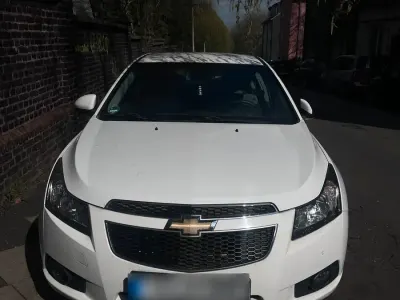 Używany Chevrolet Cruze 140 KM (102 kW) 2009 Biały Sedan/Limuzyna