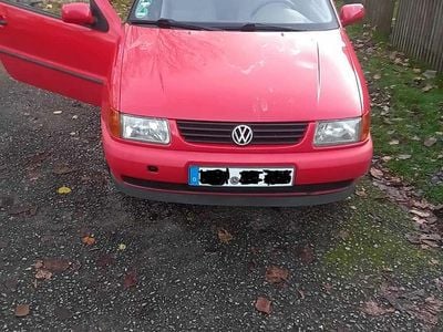 Rot Gebraucht 1995 VW Polo Kleinwagen | 700 €