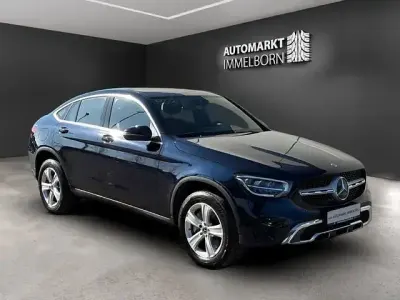 Używany Mercedes GLC300e 320 KM (235 kW) 2020 Niebieski Coupe