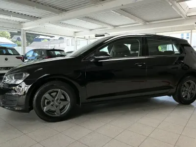 Gebraucht VW Golf VII Trendline 86 PS (63 kW) 2017 Schwarz Limousine