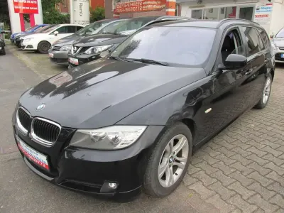 Gebraucht BMW 318 143 PS (105 kW) 2011 Schwarz ii Kombi