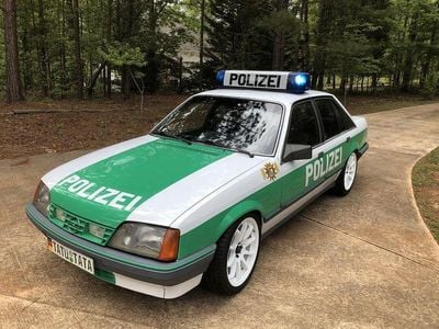 Weiß Gebraucht 1986 Opel Rekord Limousine | 15.000 €