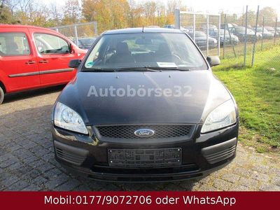 Second-hand Ford Focus Ambiente 80 CP (58 kW) 2004 Albastru Berlinǎ