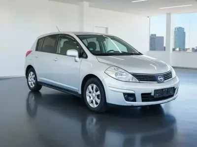 Gebraucht Nissan Tiida Acenta 106 PS (77 kW) 2008 Silber Limousine