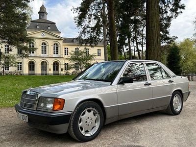 Brugt Mercedes 190 109 HK (80 kW) 1991 Sølv Sedan
