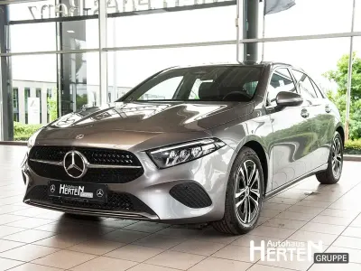 Gebraucht Mercedes A180 Progressive 136 PS (100 kW) 2025 Lack mountaingrau Limousine
