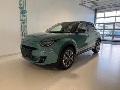 Neu Fiat 600 La Prima 145 PS (106 kW) 2026 960 acqua blau bicolore SUV