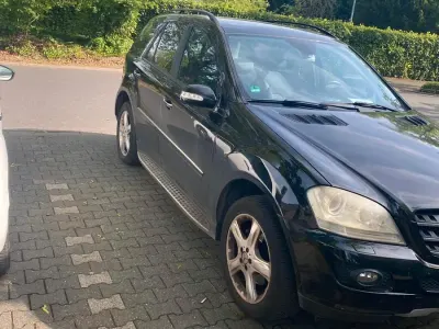Gebraucht Mercedes ML320 224 PS (164 kW) 2006 Schwarz SUV