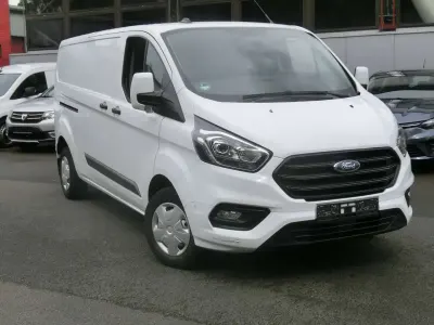 Gebraucht Ford Transit Custom Trend 131 PS (96 kW) 2020 Frost  weiß Van / Kleinbus