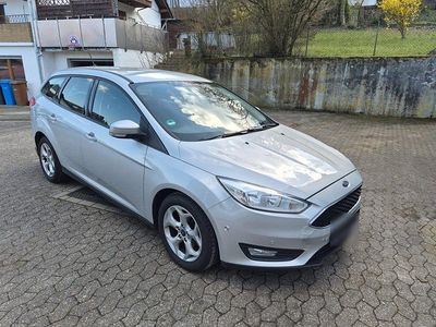 Gebraucht Ford Focus 120 PS (88 kW) 2018 Silber Kombi