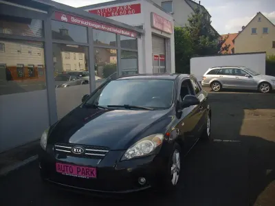 Gebraucht Kia Ceed 126 PS (92 kW) 2008 Schwarz Kleinwagen
