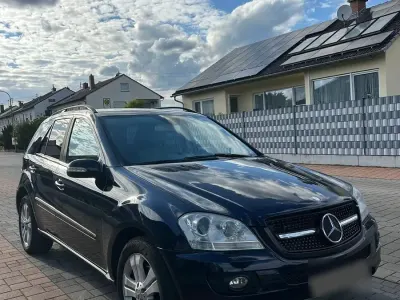 Gebraucht Mercedes ML320 224 PS (164 kW) 2007 Blau SUV