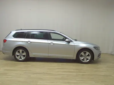 Gebraucht VW Passat Business 200 PS (147 kW) 2023 Silber Kombi
