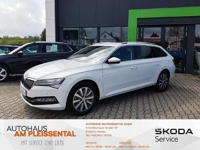Moonweiss metallic Gebraucht 2023 Skoda Superb Kombi | 33.860 € (Fairer Preis)