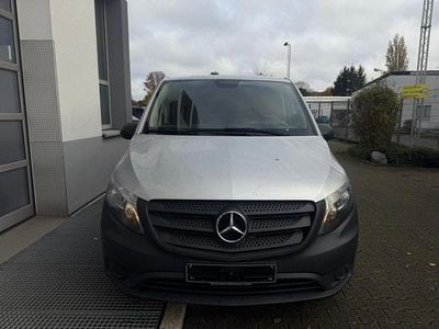 Silber Gebraucht 2021 Mercedes Vito Van | 19.800 € (Guter Preis)