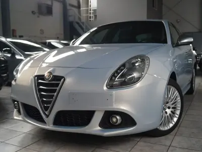 Gebraucht Alfa Romeo Giulietta 105 PS (77 kW) 2015 Silber Kleinwagen