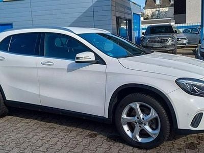 Mercedes GLA220