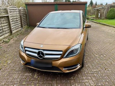 Gebraucht Mercedes B250 211 PS (155 kW) 2012 Beige Van / Kleinbus