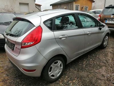 Gebraucht Ford Fiesta Trend 82 PS (60 kW) 2009 Silber Kleinwagen