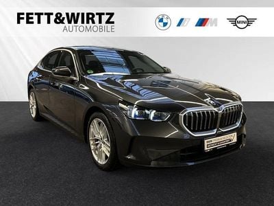 Usado BMW 530e Sport Line 299 HP (219 kW) 2024 Cinzento Sedan