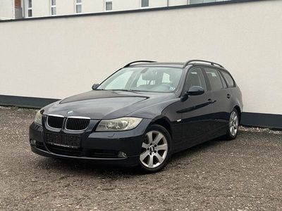 Gebraucht BMW 320 163 PS (119 kW) 2007 Blau Kombi