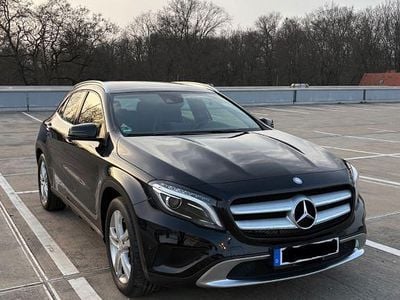 Gebraucht Mercedes GLA250 Urban 211 PS (155 kW) 2015 Schwarz SUV