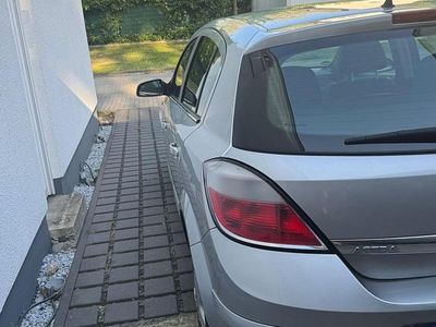 Usata Opel Astra 105 CV (77 kW) 2004 Argento Berlina