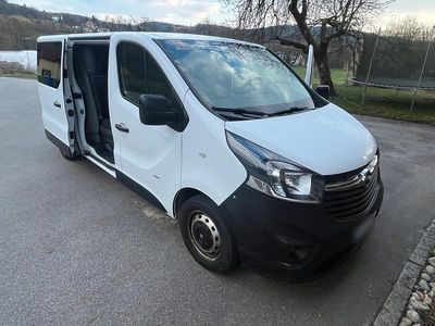 Gebraucht Opel Vivaro 145 PS (106 kW) 2017 Weiß Van / Kleinbus