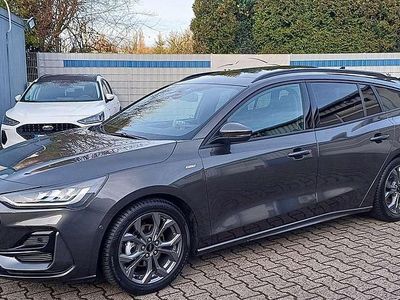 Gebraucht Ford Focus ST-Line X 116 PS (85 kW) 2025 Grau Kombi
