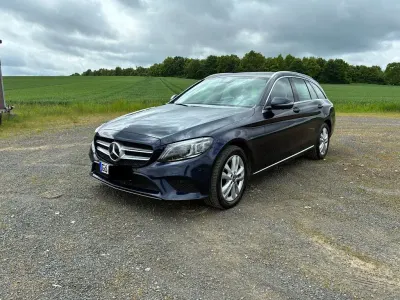 Gebraucht Mercedes C300 Avantgarde 245 PS (180 kW) 2019 Blau Kombi
