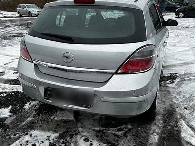 Gebraucht Opel Astra 115 PS (84 kW) 2007 Silber Limousine